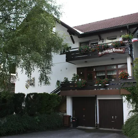 Klausenhof Mit Schoenem Balkon - Hauber *